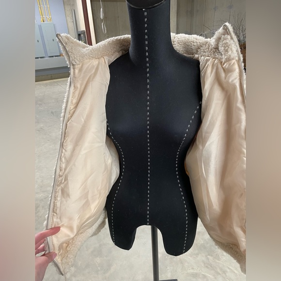 NWT Primark Zip-up Teddy Jacket with hood in Cream - Picture 4 of 5